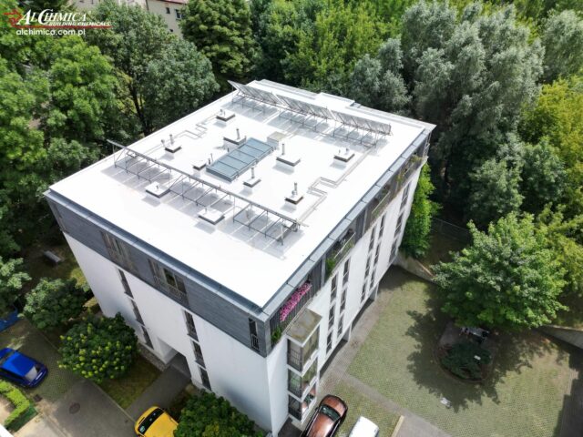 Lublin - renowacja dachu z papy w systemie Hyperdesmo