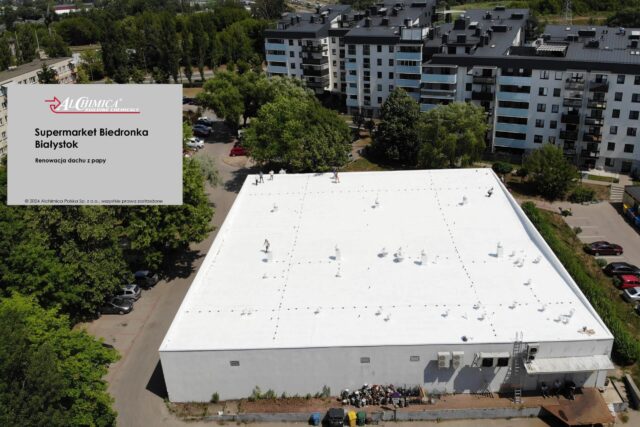 Naprawa dachu z papy supermarketu Biedronka. Białystok