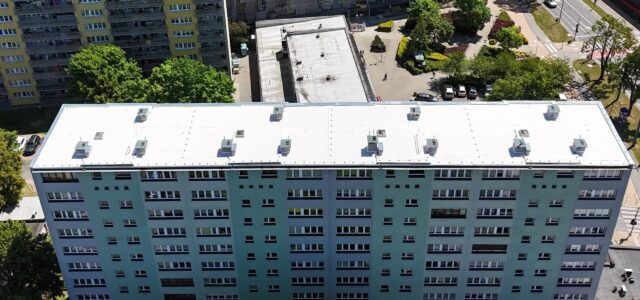 Renowacja dachu bloku mieszkalnego w Tychach