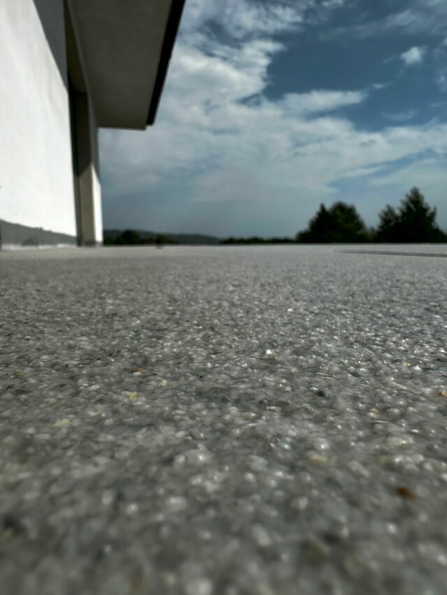 Taras z posadzką cienkowarstwową Alchimica Hyperdesmo