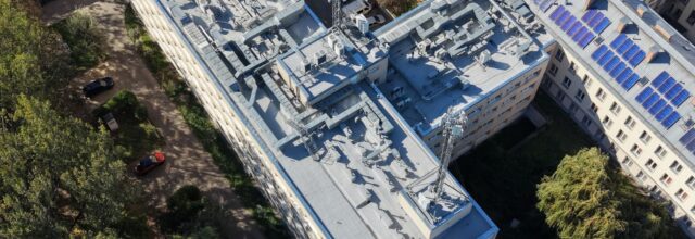 Renowacja dachu Szpitala Dziecięcego na Saskiej Kępie w Warszawie