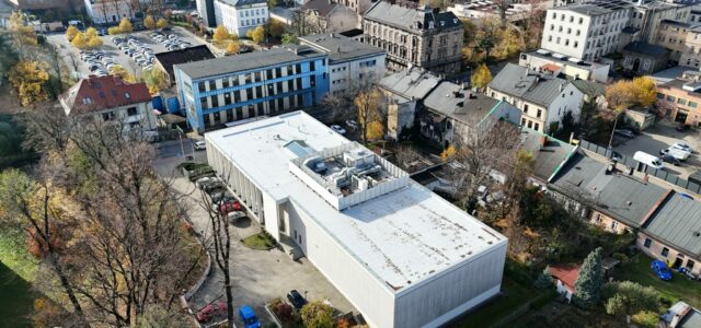 Dach Archiwum Państwowego w Bielsku-Białej po zakończeniu prac renowacyjnych