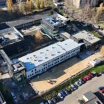 Obraz ilustruje budynek Archiwum Państwowego w Katowicach po zakończeniu prac renowacyjnych pokrycia dachu w systemie Hyperdesmo