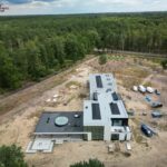 Nowoczesny minimalizm - w tym stylu wybudowano willę, której dach wymagał interwencji z użyciem Hyperdesmo Alpha Aliphatic