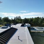 Nowoczesny minimalizm - w tym stylu wybudowano willę, której dach wymagał interwencji z użyciem Hyperdesmo Alpha Aliphatic