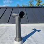 Nowoczesny minimalizm - w tym stylu wybudowano willę, której dach wymagał interwencji z użyciem Hyperdesmo Alpha Aliphatic