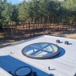 Nowoczesny minimalizm - w tym stylu wybudowano willę, której dach wymagał interwencji z użyciem Hyperdesmo Alpha Aliphatic